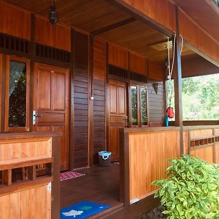 Panorama Backpackers Bunaken Exterior foto