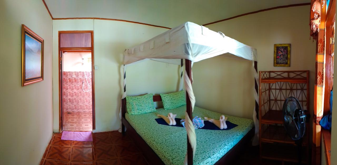 Panorama Backpackers Bunaken Exterior foto