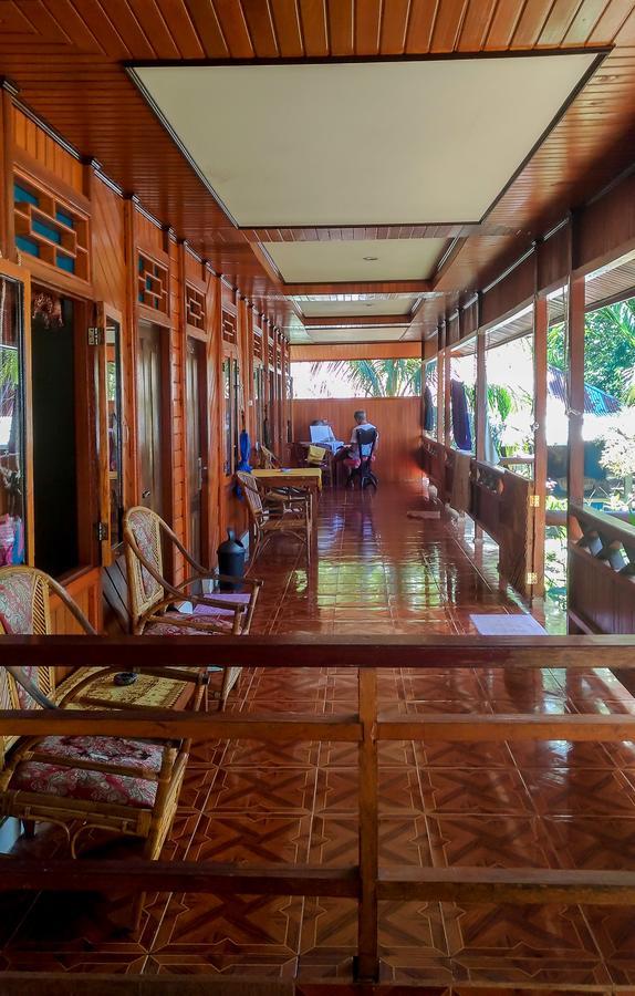 Panorama Backpackers Bunaken Exterior foto