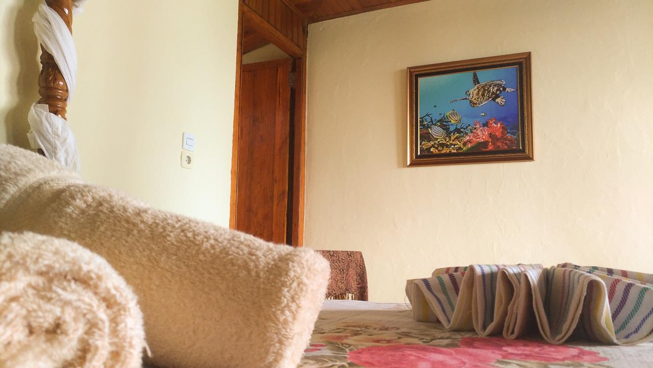 Panorama Backpackers Bunaken Exterior foto