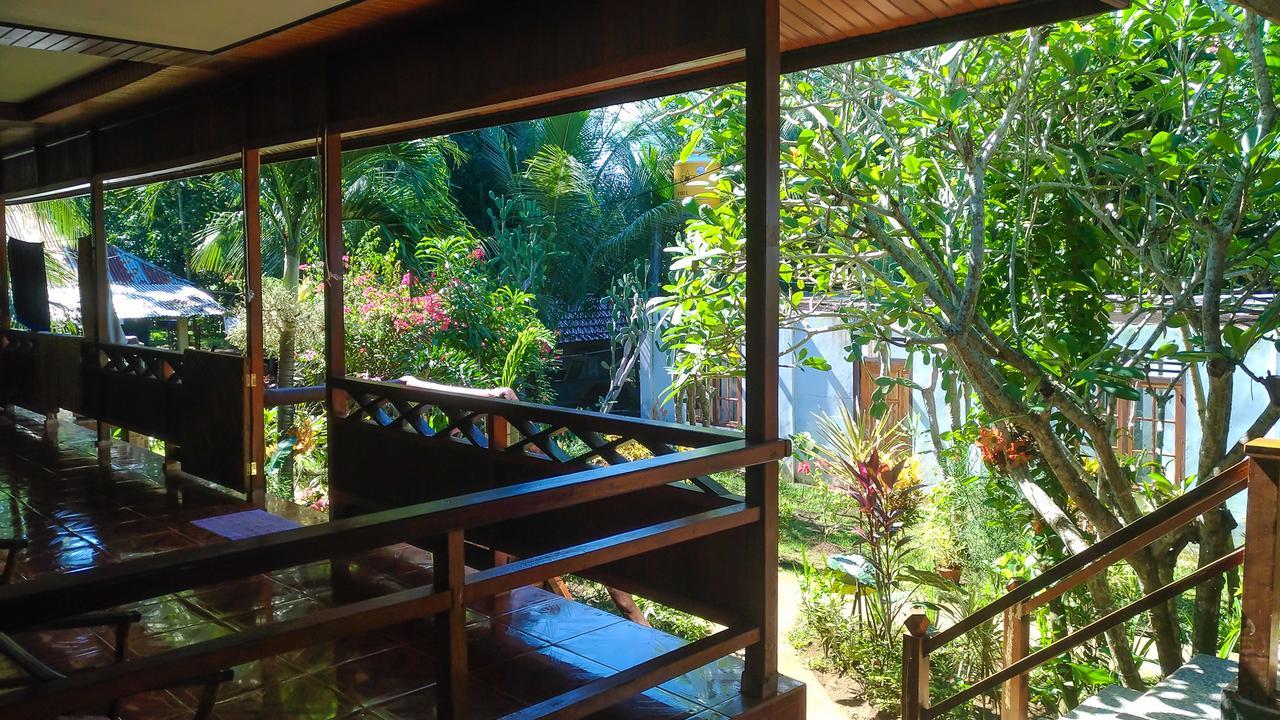 Panorama Backpackers Bunaken Exterior foto