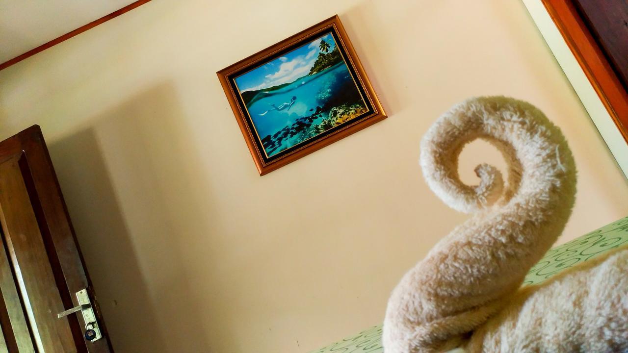 Panorama Backpackers Bunaken Exterior foto
